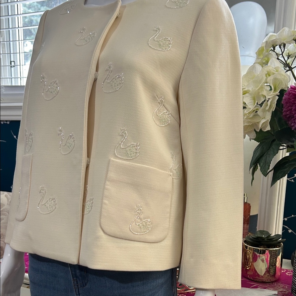 ELEGANT, Women's Cream blazer with gorgeous handmade detailed SWANS in front. - Picture 2 of 14
